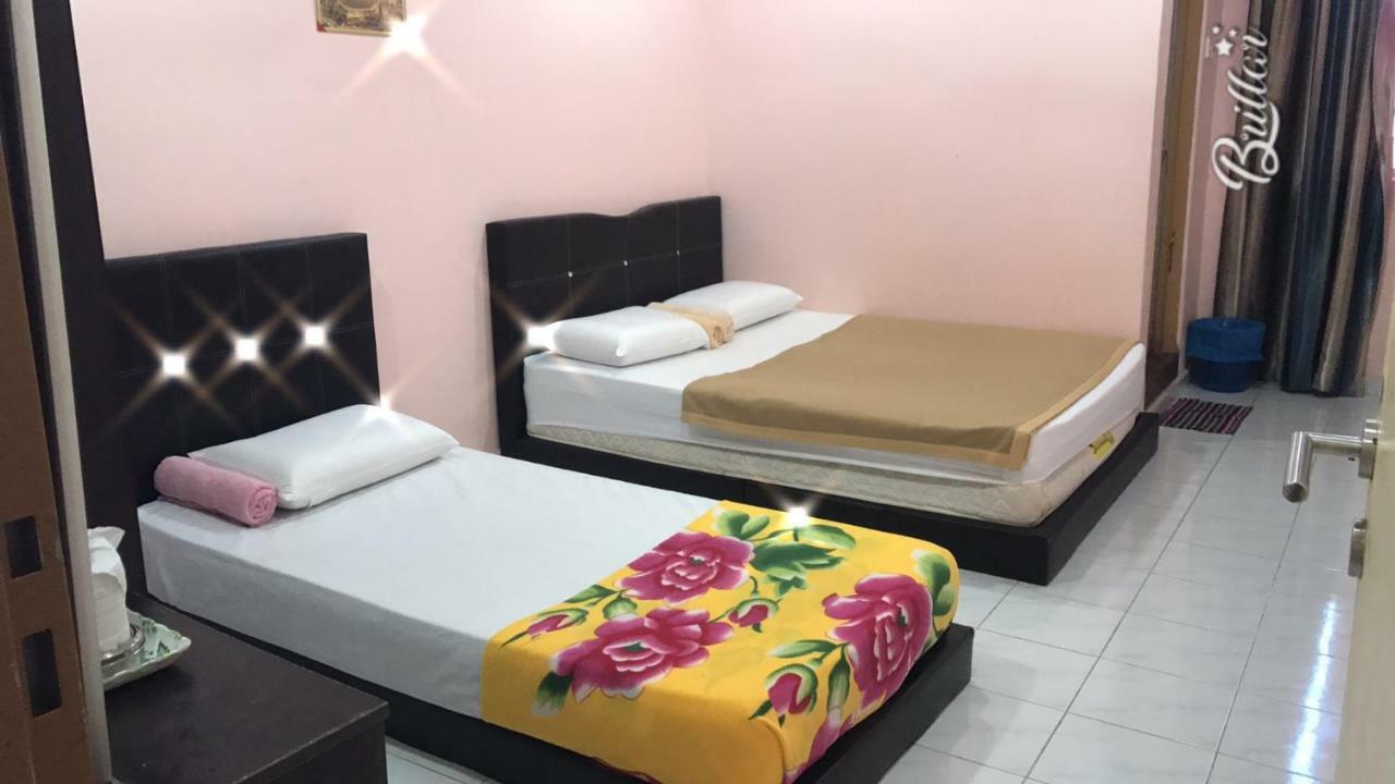 Mikraj Hotel Kuala Besut Exterior photo